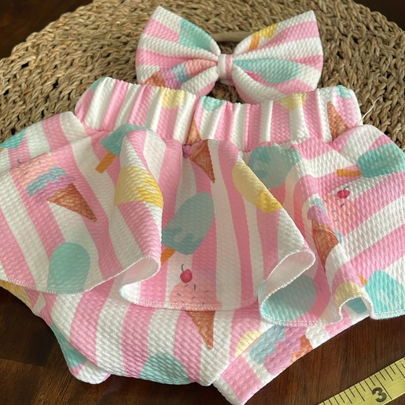 Adorable bloomer skirt with matching headband - Picture 3 of 6